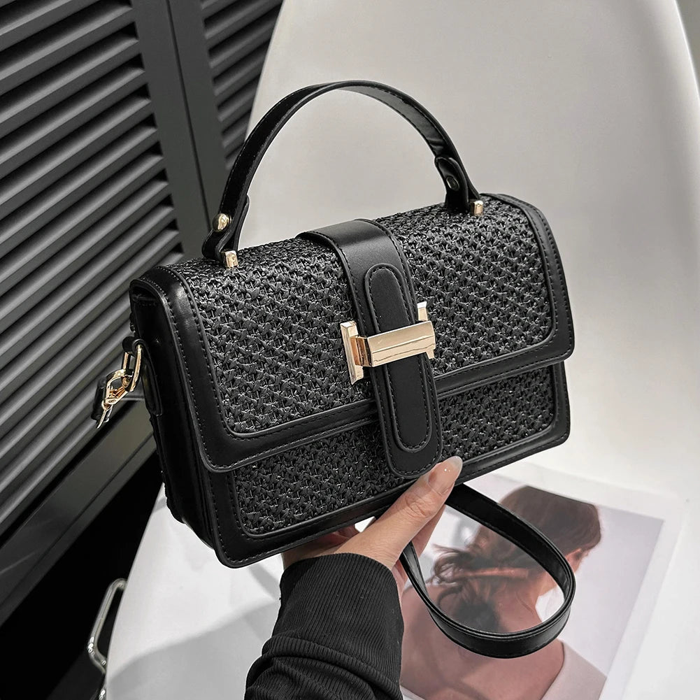 PU Leather Straw Crossbody Bag Flap Shoulder Bag with Adjustable Strap Holiday Travel Handbag Chic Satchel Purse for Women