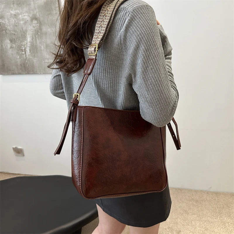 Shoulder Bag for Women Vegan Leather Hobo Purse with Adjustable Strap Handbag Solid Satchel Purse for Work Shopping