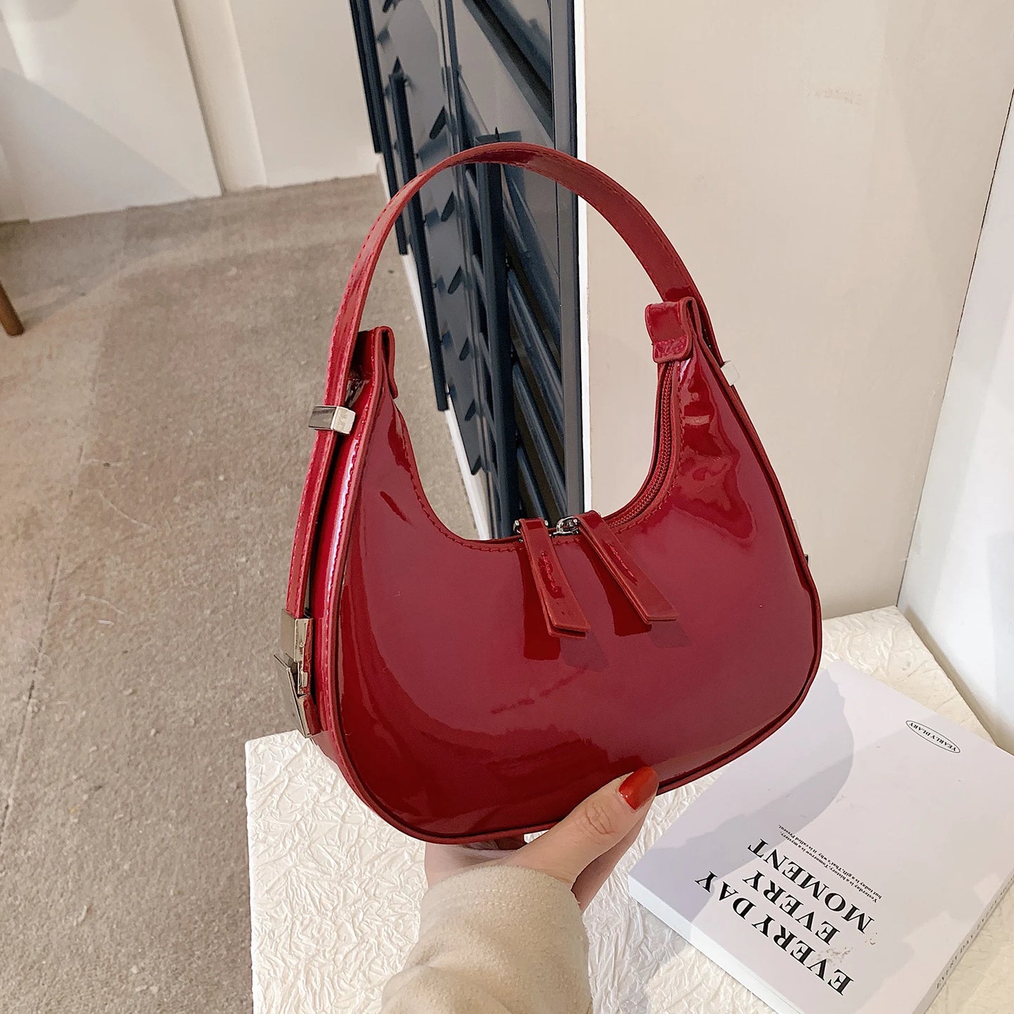 Women Leather Shoulder Bag Casual Vintage Tote Bag Chic Underarm Bag Satchel Clutch Travel Dating Purse