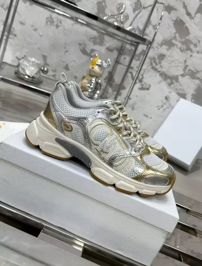 2025 explosive C embroidery D letter men's and women's breathable mesh surface sports splice thick sole elevation running shoes1