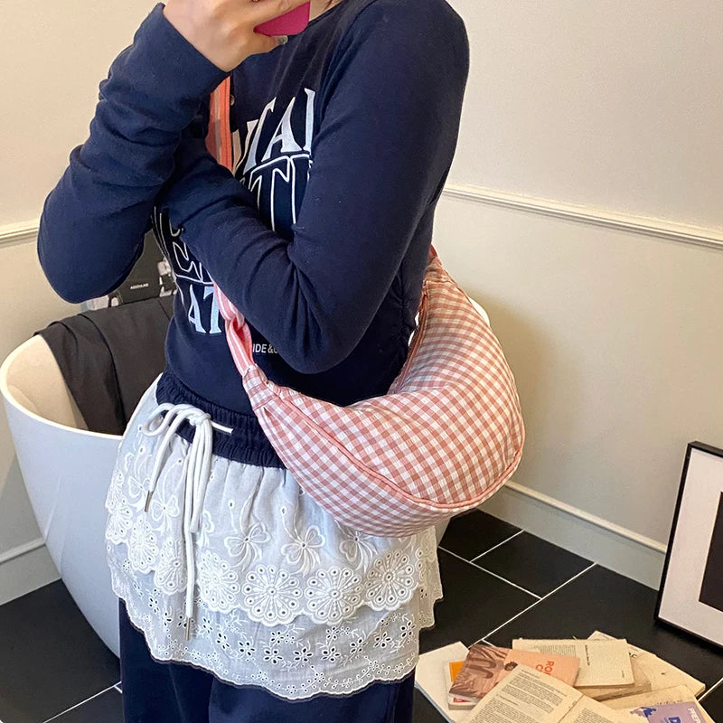 Checkered Nylon Crescent Hobos Shoulder Purse for Women Casual Crossbody Purse Lightweight Sling Bag with Adjustable Strap