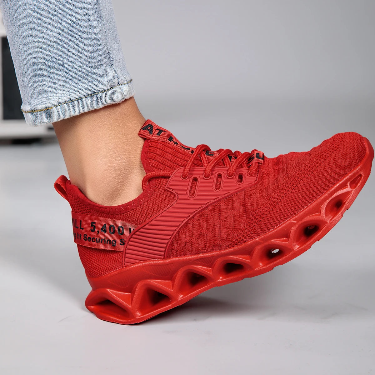 Women's running shoes, lightweight mesh, breathable and comfortable flat soft tennis shoes, blade sports shoes for women