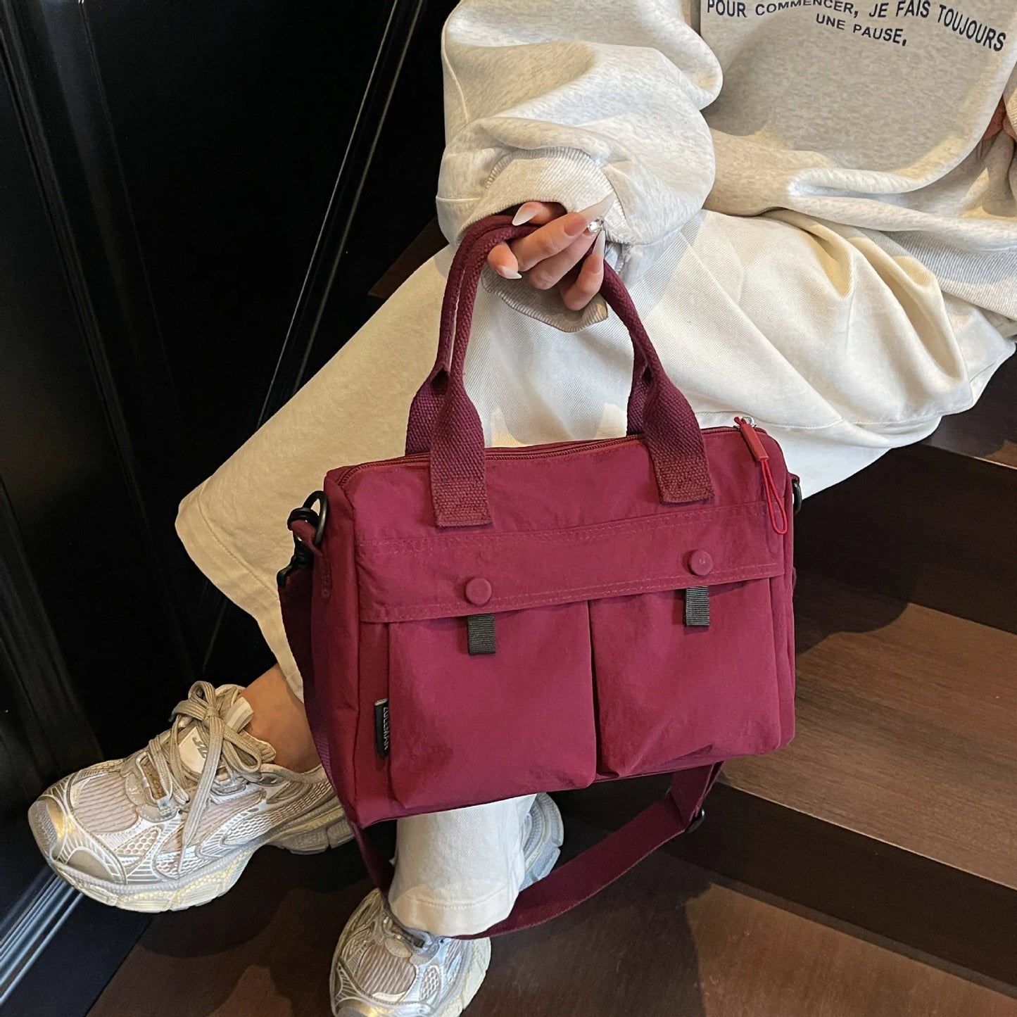 Portable travel bag, large-capacity women's crossbody bag, fashionable and versatile single-shoulder bag