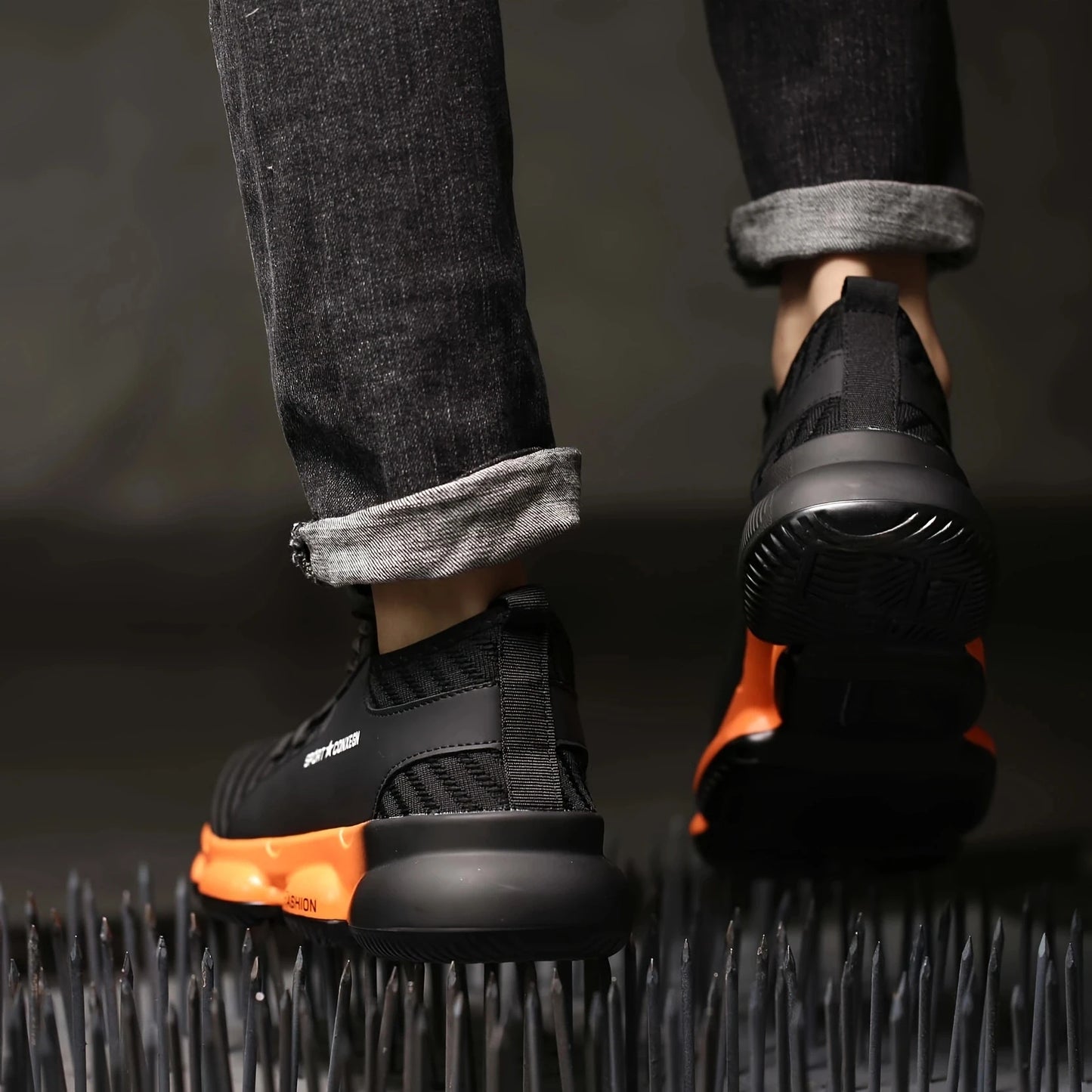 Anti-smash, anti-puncture, breathable, fashionable and comfortable safety shoes