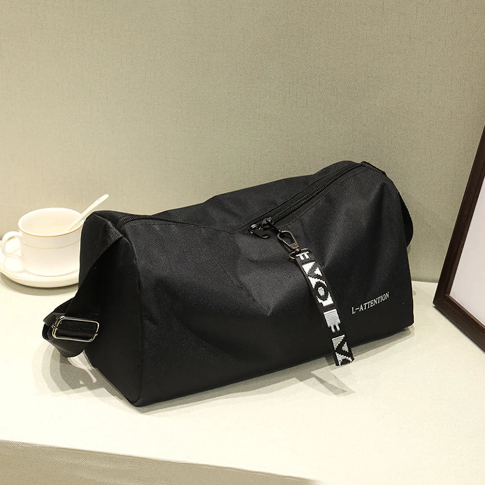 Portable Yoga Gym Sports Bag Multifunction Fashion Sport Gym Storage Bag 600D Nylon Adjustable Strap for Weekend Training