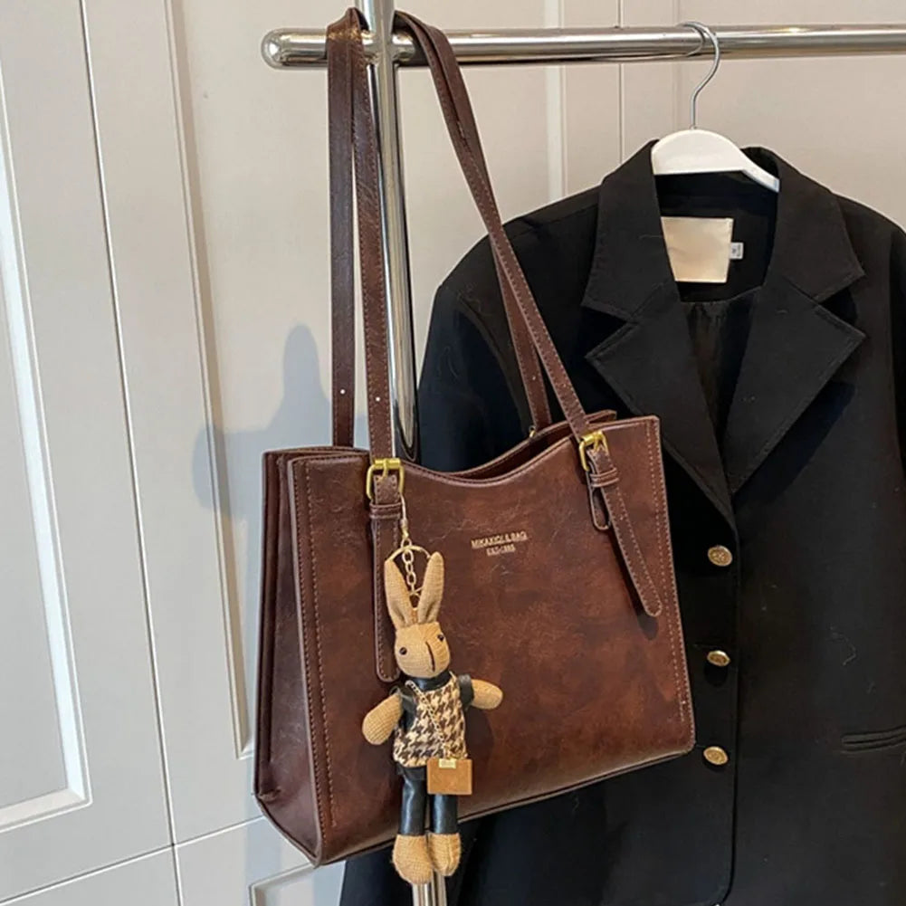 Women Vintage Shoulder Bag with Pendant Slouchy Tote Purse Large Capacity Fashion Shoulder Bag Ladies Travel Handbag