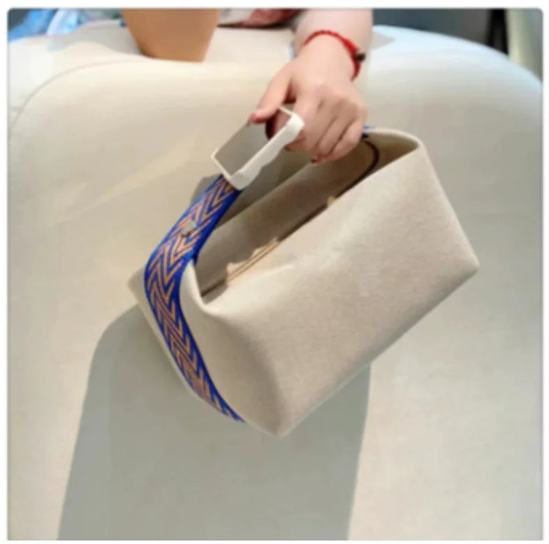 2024 New Large Capacity Canva Makeup Bag Soft Texture Fashionable Women's Shoulder Bag Color Blocking Handbag From China