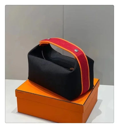 2024 New Large Capacity Canva Makeup Bag Soft Texture Fashionable Women's Shoulder Bag Color Blocking Handbag From China