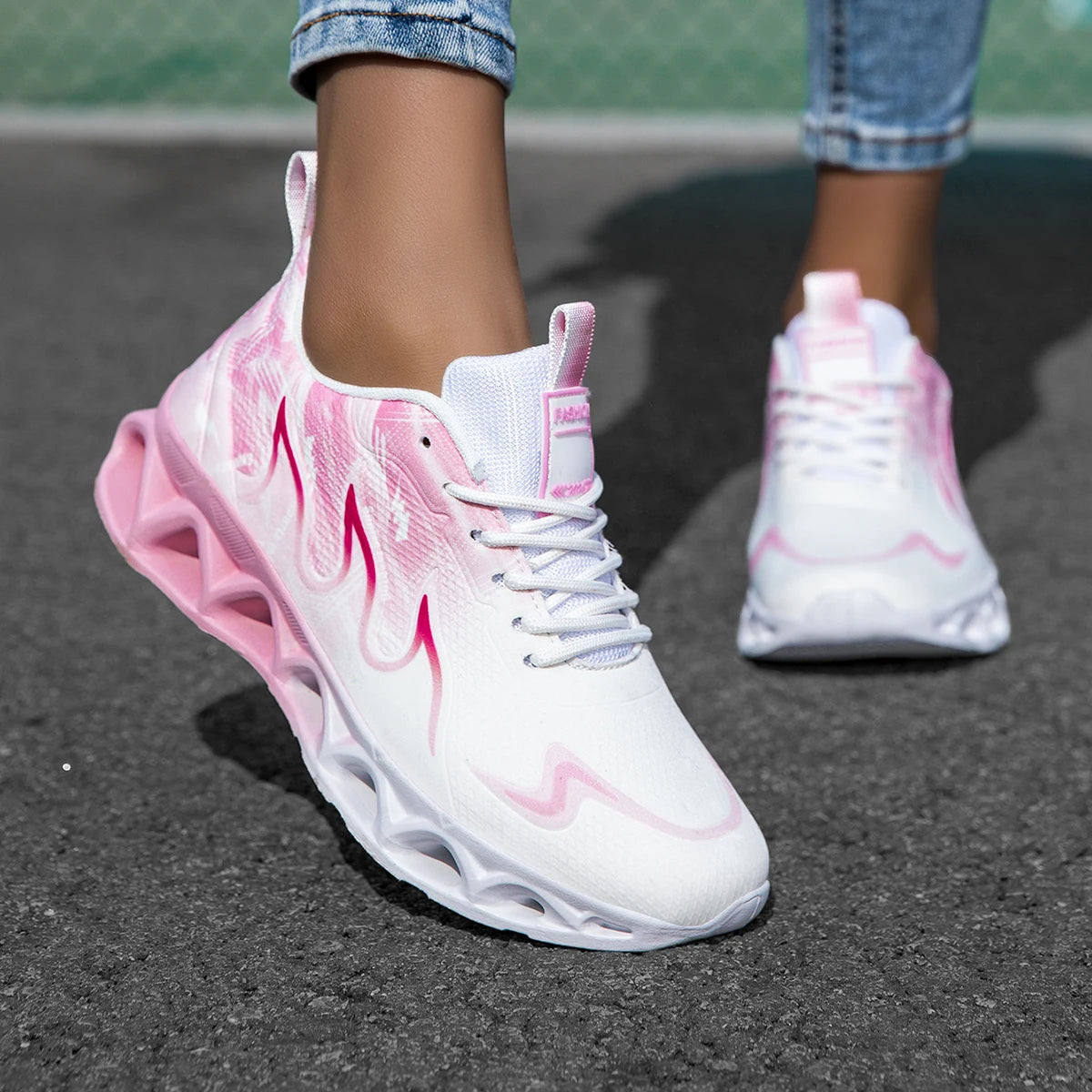 Women's running shoes, lightweight mesh, breathable and comfortable flat soft tennis shoes, blade sports shoes for women