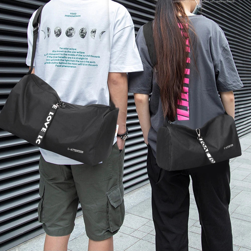 Portable Yoga Gym Sports Bag Multifunction Fashion Sport Gym Storage Bag 600D Nylon Adjustable Strap for Weekend Training