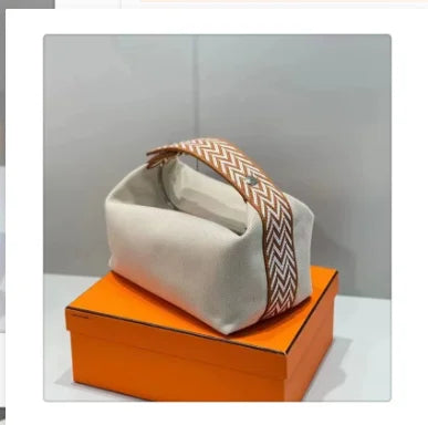 2024 New Large Capacity Canva Makeup Bag Soft Texture Fashionable Women's Shoulder Bag Color Blocking Handbag From China