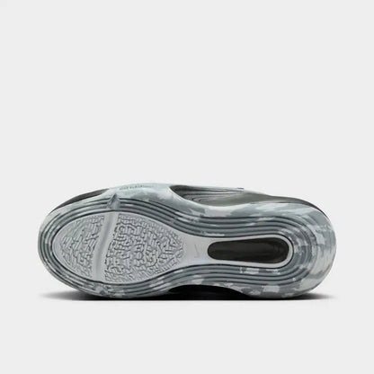 Nike | Little Kids' Nike IsoFly Stretch Lace Basketball Shoes