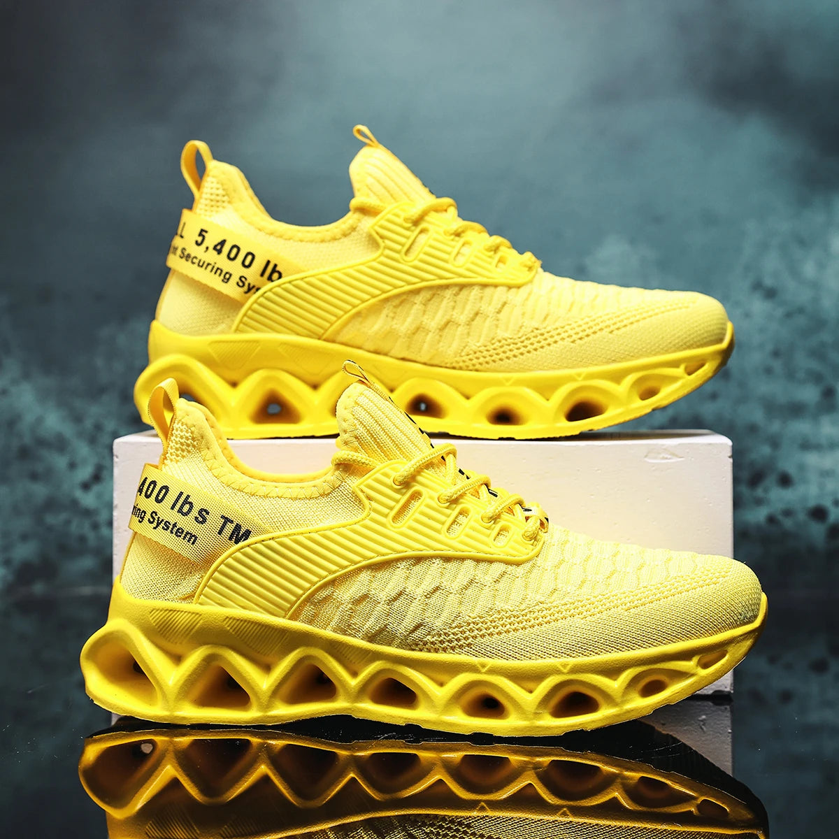 Women's running shoes, lightweight mesh, breathable and comfortable flat soft tennis shoes, blade sports shoes for women