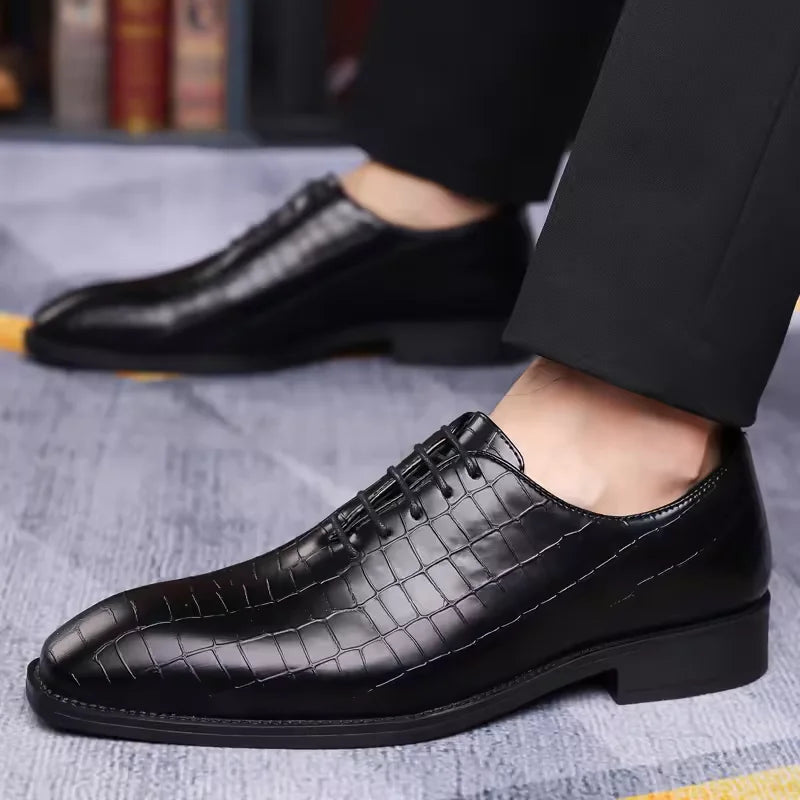 Luxury Mens Leather Shoes Retro Carved Lace-up Brogue Oxford Wedding Men Dress Shoes Male Formal Business Gentleman Office Shoes