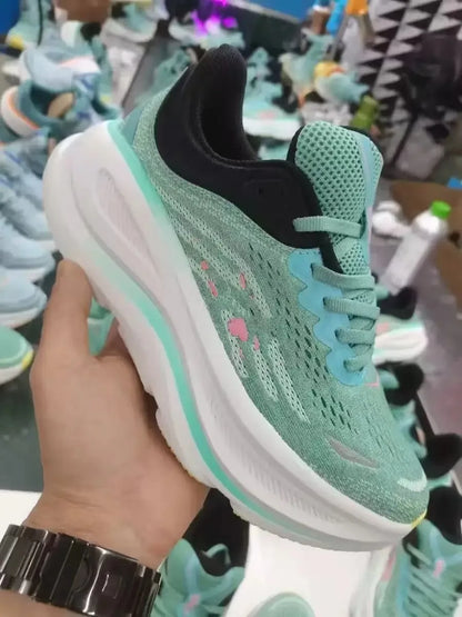 The multi-functional design of the new low-rise running shoes represents the ultimate performance of sports